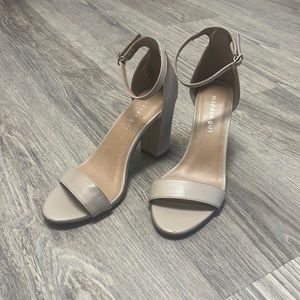 Madden girl tan block heel shoes size 8.